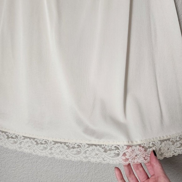 VINTAGE Ivory Lace Trim Slip Skirt Midi Length Feminine Cottagecore - Picture 7 of 8